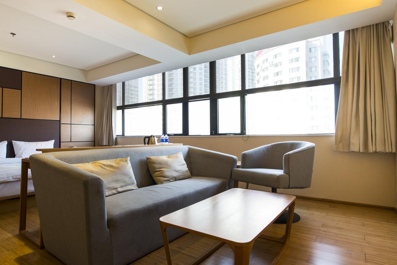 Ji Hongqiao Transport Hub Linkong Zone Hotel 4*