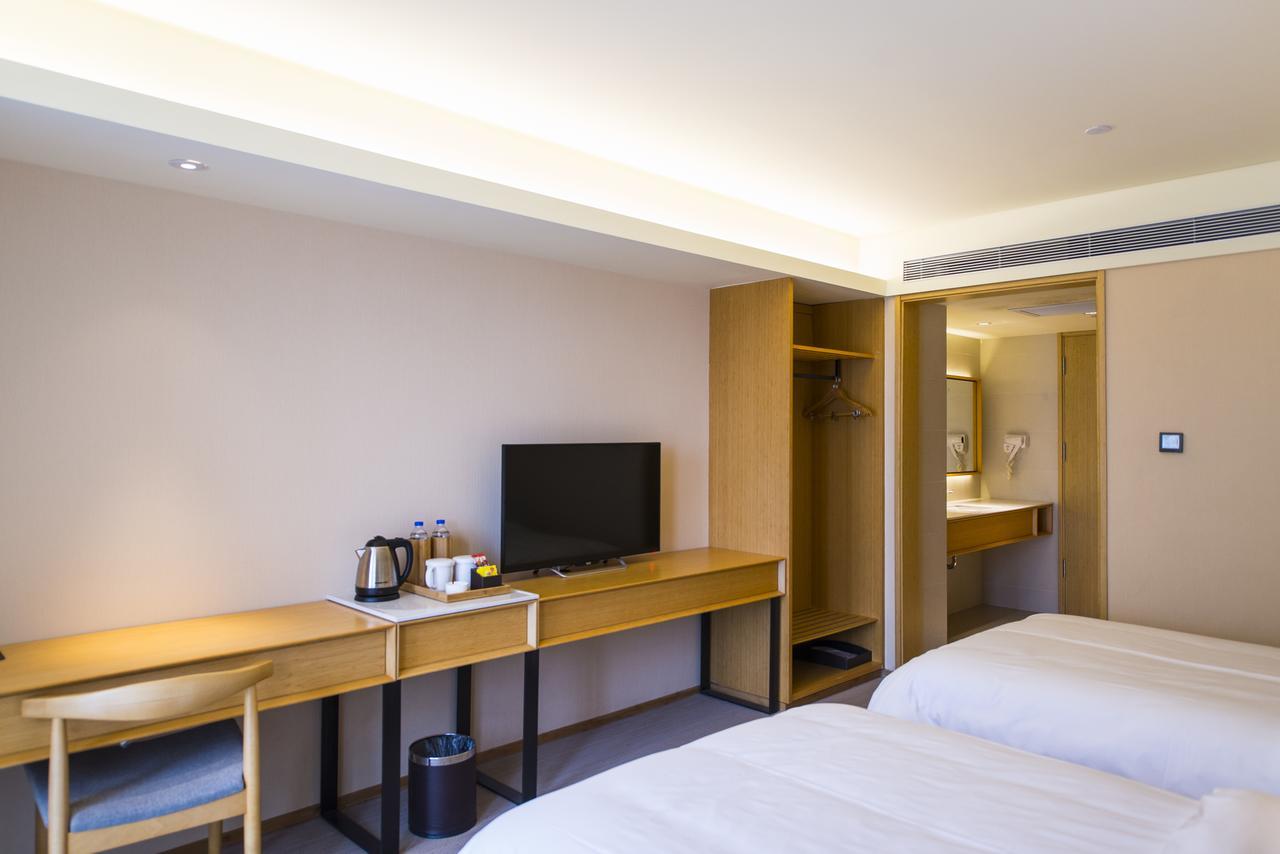 Ji Hongqiao Transport Hub Linkong Zone Hotel