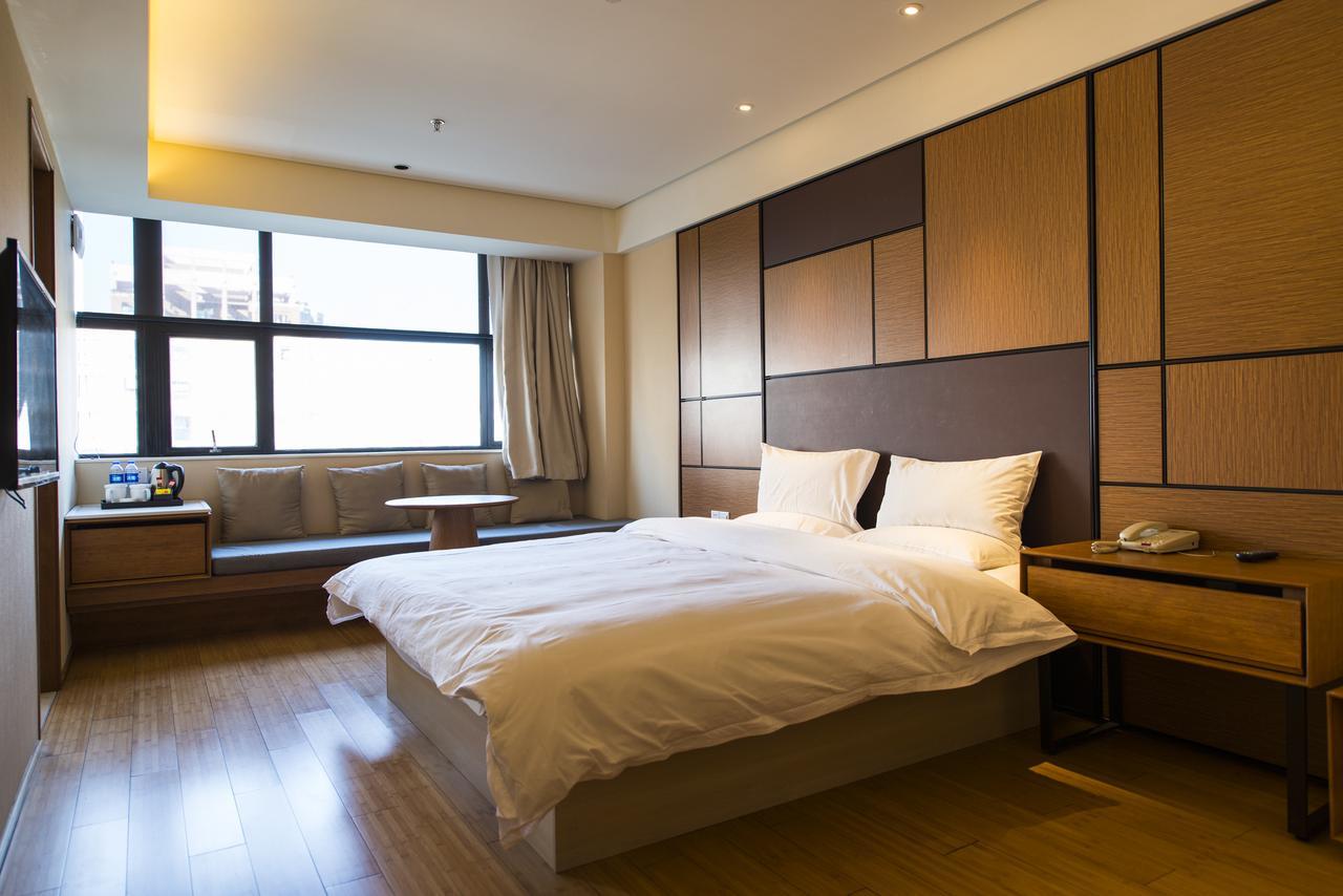 Hotel Ji Hongqiao Transport Hub Linkong Zone 4*