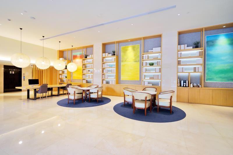 Ji Hongqiao Transport Hub Linkong Zone Hotel 4*